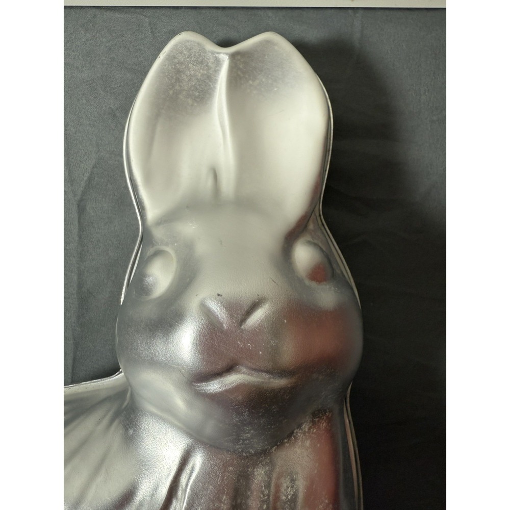 Vintage WILTON Bunny Cake Pan Mold Easter Egg Bow Tie 2 Piece - Picture 2 of 5